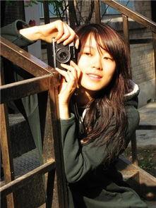 黄璐个人资料图片,光影交织下的魅力女神