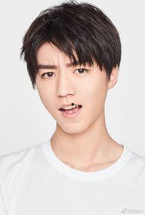 王俊凯卖萌的照片,萌化人心！